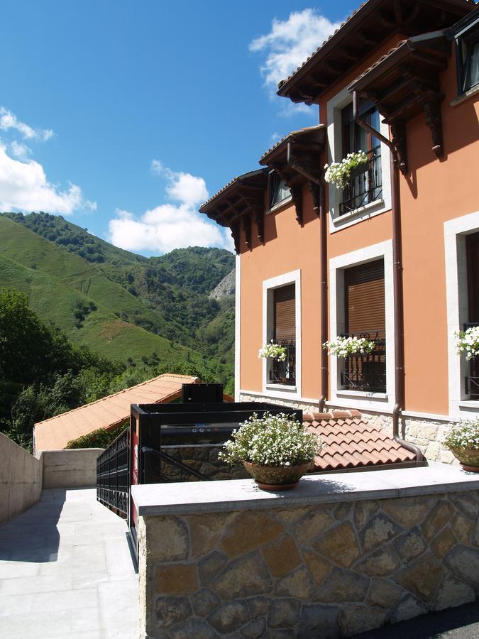 Hotel La Casona De Llerices Onís Esterno foto